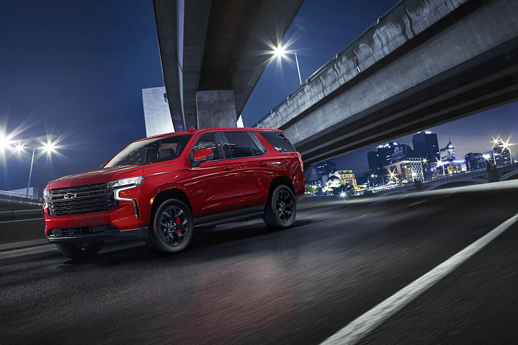 Phó Chủ tịch Chevrolet Scott Bell cho biết: “Phiên bản 2023 Tahoe RST Performance được thiết kế dành cho mong muốn một chiếc xe có cả sự thoải mái hàng ngày và khả năng của một chiếc SUV cỡ lớn cùng với cảm giác lái phấn khích của một chiếc xe hiệu suất thực sự.”