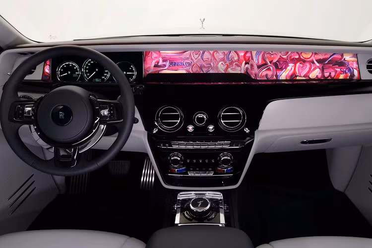 Dự án chế tạo những chiếc ô tô này là một cách để gây quỹ từ thiện và đã vượt mục tiêu 1 triệu Đô, cung cấp quỹ cho các tổ chức từ thiện trong lĩnh vực y tế, tính bền vững và giáo dục.