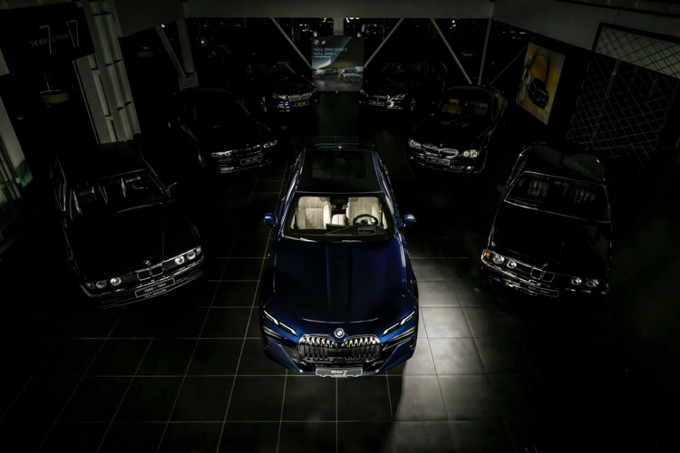 Thành viên mới nhất của gia đình 7-Series và là ngôi sao của buổi trưng bày chính là mẫu thế hệ thứ bảy 760i xDrive.