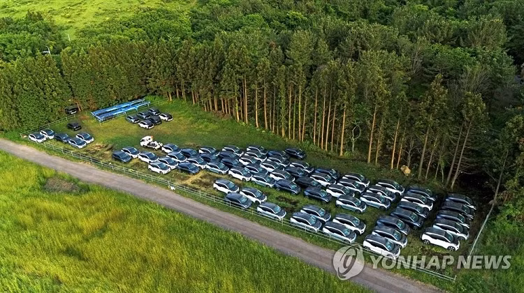 Hon 100 chiec xe sang BMW i3 bi 