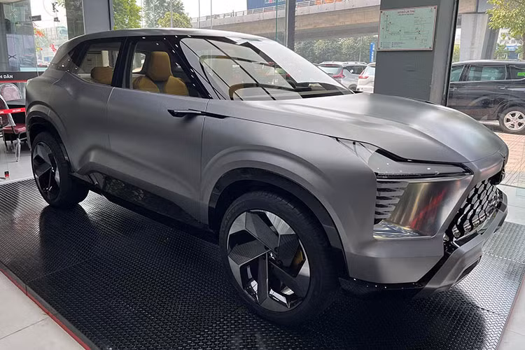 Ngoại hình của Mitsubishi XFC tại đại lý chính hãng tại Việt Nam được đồn đoán sẽ có bản thương mại vào năm sau được xem là sự hòa trộn giữa phong cách thiết kế mạnh mẽ vững chãi và những đường nét hiện đại, sắc sảo. Phần đầu xe được thiết kế mang đậm hơi hướng tương lai.