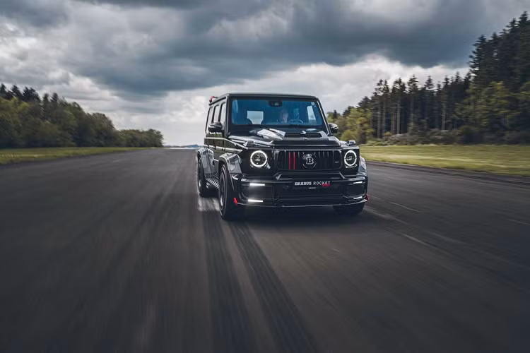 Mới đây, đơn vị tổ chức sự kiện Triển lãm ôtô Việt Nam 2022 đã chia sẻ về một số thương hiệu sẽ tham dự vào triển lãm xe lớn nhất Việt Nam dự kiến diễn ra từ ngày 26 đến 30/10/2022 nhanh chóng nhận được sự quan tâm của giới truyền thông. Ngoài các thương hiệu quen thuộc trong các kỳ triển lãm trước như Audi, Honda, Mercedes-Benz, ở VMS 2022 này sẽ xuất hiện 2 chiếc xe độ của thương hiệu Brabus.