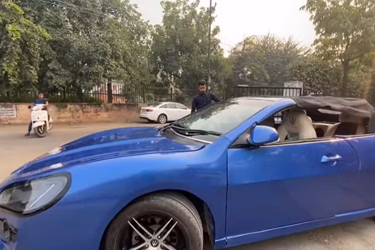 Logo “đinh ba” cũng được thêu lên tất cả 4 gối tựa đầu, trong khi hệ thống thông tin giải trí hậu mãi và ánh sáng xung quanh độ thêm giúp đánh lạc hướng người nhìn khỏi những điểm khả nghi. Ngoài ra, chủ xe cũng đã độ cả ống xả để khiến chiếc GranCabrio nhái của anh ta có thể phát ra âm thanh đã tai, thuyết phục hơn.