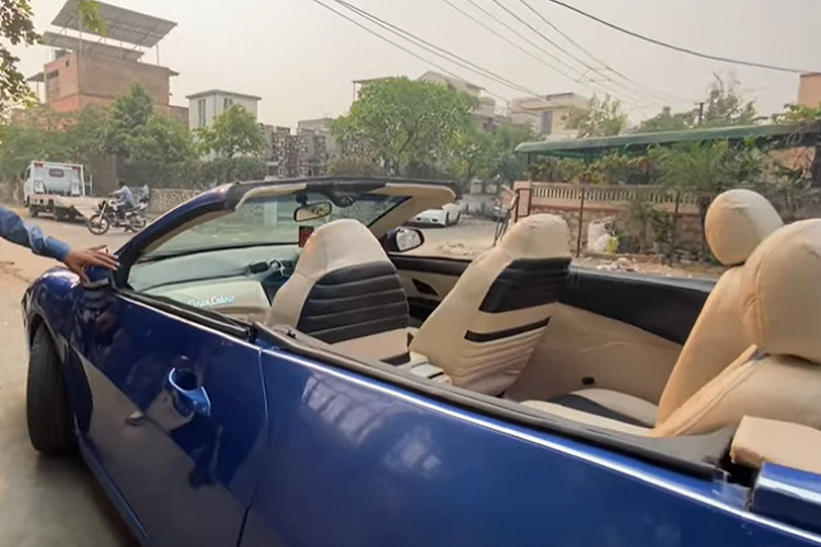 Da bọc màu kem dường như bao phủ mọi cm của mặt táp lô, cho dù đường chỉ khâu không được tỉ mỉ như của chính Maserati