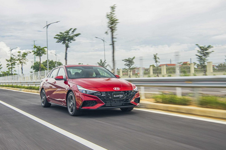 Trong khi đó bản 2.0L tạo ra 157 mã lực và 192 Nm và cuối cùng, bản N-line hiệu suất cao sở hữu máy xăng, tăng áp, dung tích 1.6L có thông số kỹ thuật tương ứng là 201 mã lực và 265 Nm. Hộp số trên 3 bản đầu là tự động 6 cấp còn bản N-line là ly hợp kép 7 cấp.