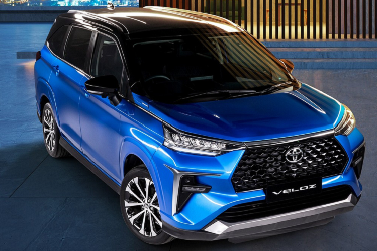 Sau khi ra mắt các thị trường Đông Nam Á như Indonesia, Thái Lan và Việt Nam, mẫu MPV cỡ nhỏ Toyota Veloz thế hệ mới chuẩn bị trình làng ở Malaysia. Trước thời điểm xe trình làng, hãng Toyota đã tung ra những hình ảnh đầy đủ hơn của Veloz thế hệ mới dành cho thị trường này.