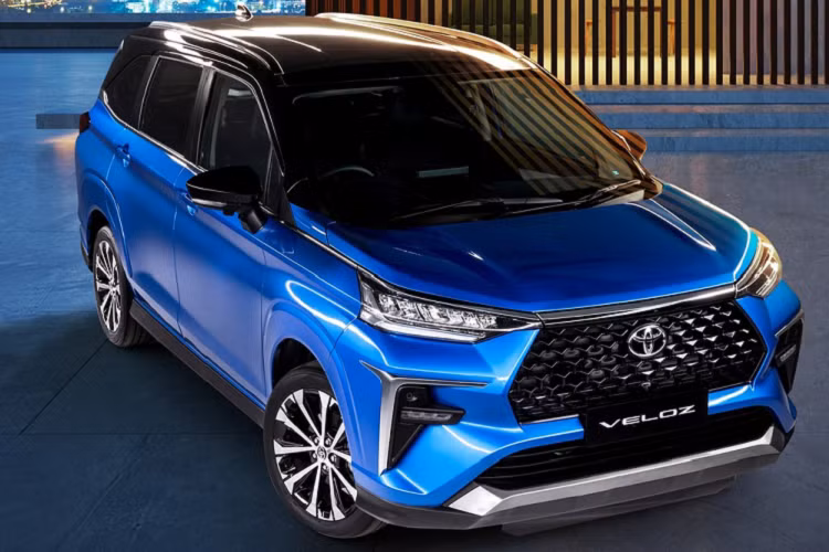 Toyota Veloz 2022 ngoai that son 2 mau dep mat, tu 502 trieu dong