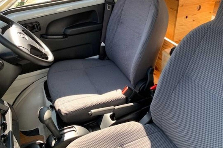  Giá xe Mishima Daihatsu Quokka bắt đầu từ 2.579.500 yên sau thuế (tương đương 511 triệu đồng) cho một mẫu xe dẫn động hai bánh và hộp số sàn 5 cấp. Phiên bản cao cấp nhất có giá khởi điểm từ 2.898.500 yên (574 triệu đồng).