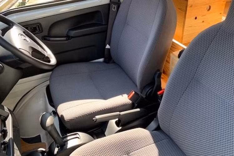  Giá xe Mishima Daihatsu Quokka bắt đầu từ 2.579.500 yên sau thuế (tương đương 511 triệu đồng) cho một mẫu xe dẫn động hai bánh và hộp số sàn 5 cấp. Phiên bản cao cấp nhất có giá khởi điểm từ 2.898.500 yên (574 triệu đồng).