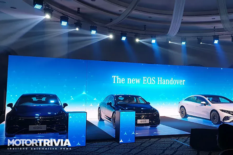 Khi Mercedes-Benz EQS lắp ráp CKD sẽ có thêm phiên bản EQS 500 4Matic sử dụng mô tơ điện kép (công suất 449 mã lực và 855 Nm), kết hợp AWD. Công ty cho biết họ đã chuẩn bị rất nhiều cho việc sản xuất xe điện, bao gồm cả việc đầu tư vào một nhà máy pin để phục vụ cho việc sản xuất pin tại địa phương. Cơ sở này, được xây dựng cùng với TAAP và TESM, được thành lập vào năm 2019 là 1 trong 9 nhà máy thuộc mạng lưới sản xuất pin toàn cầu của Mercedes.