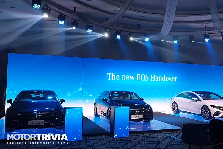 Khi Mercedes-Benz EQS lắp ráp CKD sẽ có thêm phiên bản EQS 500 4Matic sử dụng mô tơ điện kép (công suất 449 mã lực và 855 Nm), kết hợp AWD. Công ty cho biết họ đã chuẩn bị rất nhiều cho việc sản xuất xe điện, bao gồm cả việc đầu tư vào một nhà máy pin để phục vụ cho việc sản xuất pin tại địa phương. Cơ sở này, được xây dựng cùng với TAAP và TESM, được thành lập vào năm 2019 là 1 trong 9 nhà máy thuộc mạng lưới sản xuất pin toàn cầu của Mercedes.