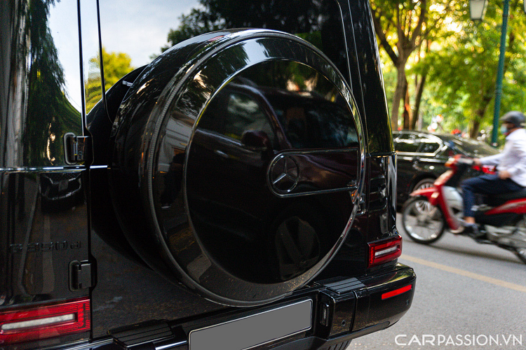 Xe được trang bị hộp số tự động 9 cấp – 9G TRONIC và hệ dẫn động 4 bánh, phiên bản máy dầu có thể tăng tốc từ 0–100 km/h trong vòng 7,4 giây trước khi đạt tốc độ tối đa 199 km/h.