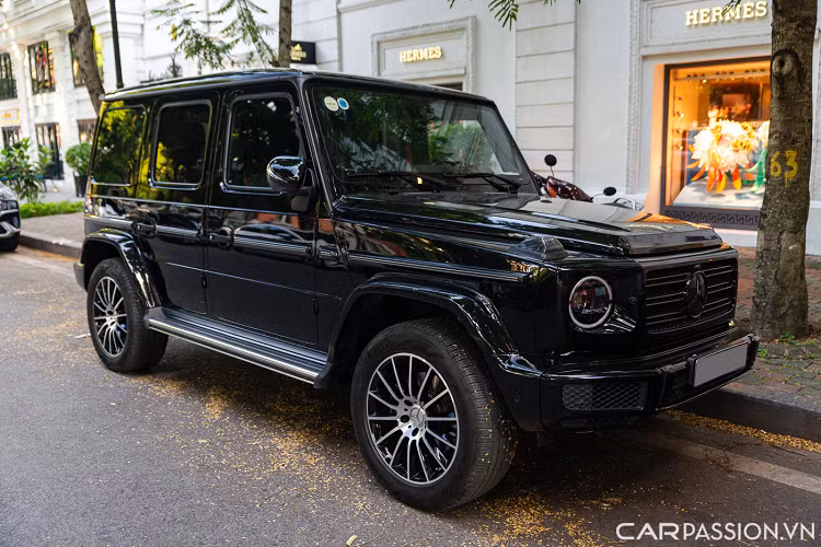 Số lượng những chiếc xe thuộc dòng Mercedes-Benz G-Wagon mới được đưa về Việt Nam không nhỏ và phần lớn những chiếc xe được bán ra thị trường đều thuộc phiên bản cao cấp G 63.