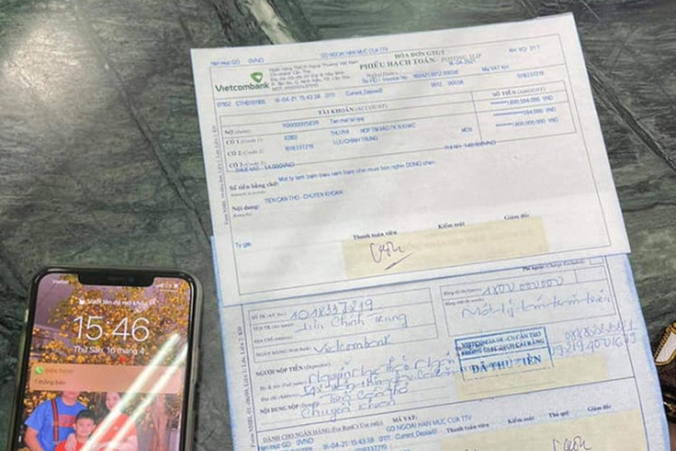 Vào năm ngoái, chiếc xe máy đã được anh Nguyễn Hữu Tiến, 31 tuổi, trú tại Cần Thơ mua lại với giá 1,8 tỷ đồng (Ảnh: Số tiền sao kê chuyển khoản của chủ nhân sau khi mua lại chiếc xe máy Honda Dream II đời 2002 bản Thái).