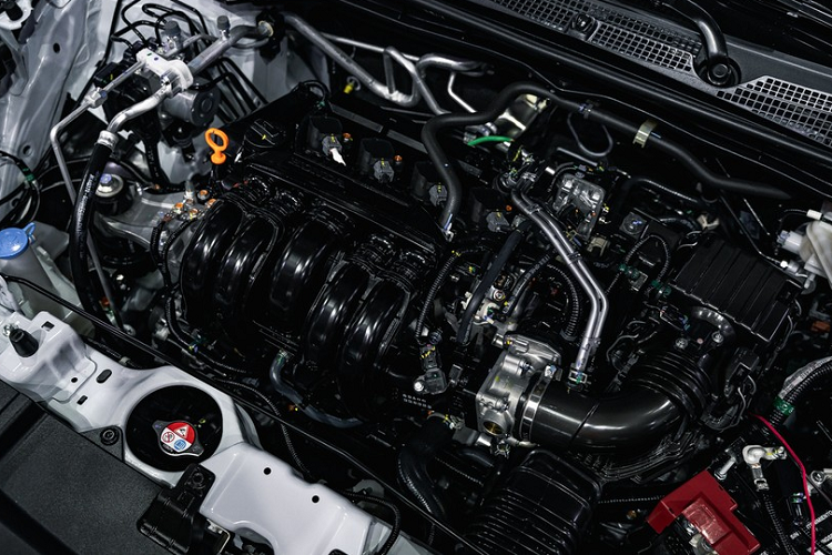 Chiếc xe MPV cỡ nhỏ Honda BR-V 2022 được bán chính hãng tại Philippines với 4 phiên bản, có giá thấp nhất chỉ từ 470 triệu đồng và đắt nhất lên đến 602 triệu đồng. Như vậy, sau khi bán ra tại Thái Lan và Indonesia, Honda BR-V thế hệ thứ hai hiện đã được giới thiệu và bán ra tại Philippines.