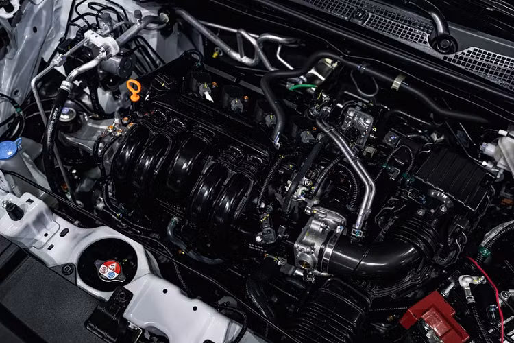 Chiếc xe MPV cỡ nhỏ Honda BR-V 2022 được bán chính hãng tại Philippines với 4 phiên bản, có giá thấp nhất chỉ từ 470 triệu đồng và đắt nhất lên đến 602 triệu đồng. Như vậy, sau khi bán ra tại Thái Lan và Indonesia, Honda BR-V thế hệ thứ hai hiện đã được giới thiệu và bán ra tại Philippines.