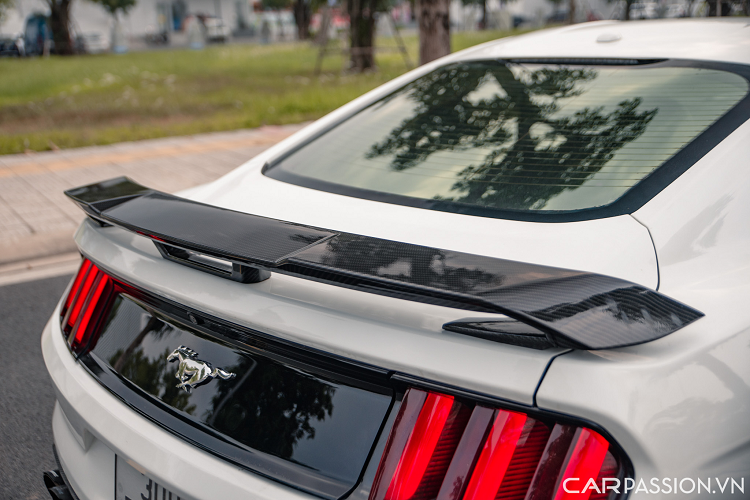 Hiện giá xe Ford Mustang 2014 trong bài viết này đang được chào bán tại showroom xe hơi Hà Nội với mức giá khoảng 2,1 tỷ đồng.