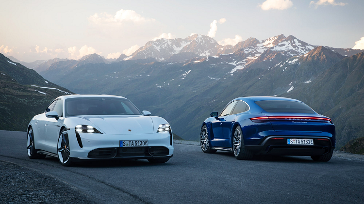 Gan 12.500 xe Porsche Taycan lai bi trieu hoi do loi phan mem