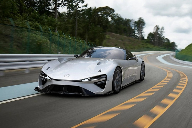 Trong sự kiện tổ chức vào hôm 14/12/2021, hãng Toyota và thương hiệu con Lexus đã cùng nhau ra mắt tổng cộng 15 mẫu ô tô điện hoàn toàn mới. Một trong số đó có mẫu xe điện hạng sang mang tên Lexus Electrified Sport 2022 mới. Mãi đến nay, hãng Lexus mới tung ra hình ảnh chi tiết hơn của mẫu xe concept này. Mang trên mình kiểu dáng coupe 2 cửa, Lexus Electrified Sport được xem như mẫu xe hậu duệ của huyền thoại LFA.