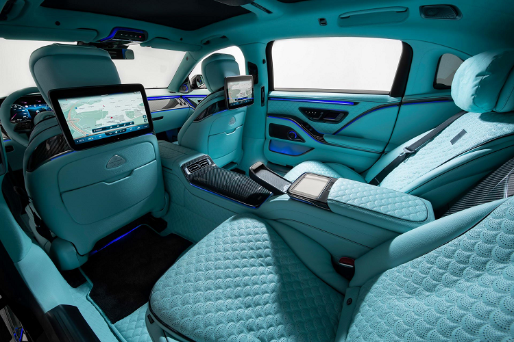 Mức công suất này đã tiến gần hơn với sức mạnh của phiên bản S680 cao cấp nhất. chính vì vạt, Brabus 600 có khả năng tăng tốc từ 0-100 km/h trong 4,5 giây, nhanh hơn 0,3 giây so với phiên bản S580 và ngang với thời gian của S680. Tốc độ tối đa vẫn được giới hạn điện tử ở mức 250 km/h.