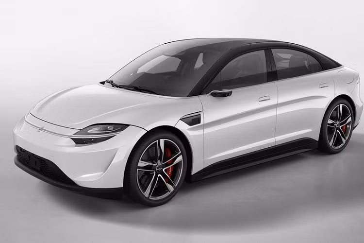 Cách đây 2 năm, hãng Sony đã bất ngờ vén màn một mẫu ôtô điện mới mang tên Vision-S 01 trong triển lãm CES 2020. Vào thời điểm đó, Sony Vision-S 01 2023 mới chỉ dừng lại ở mức xe concept và chưa được đưa lên dây chuyền sản xuất thương mại.