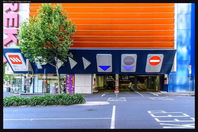 Bãi đậu xe 3D Eureka, Melbourne (Úc) Axel Peemoeller, nhà thiết kế đồ họa nổi tiếng thế giới, là người đứng sau dự án sáng tạo mang tên Eureka Car Park ở Melbourne, Úc.