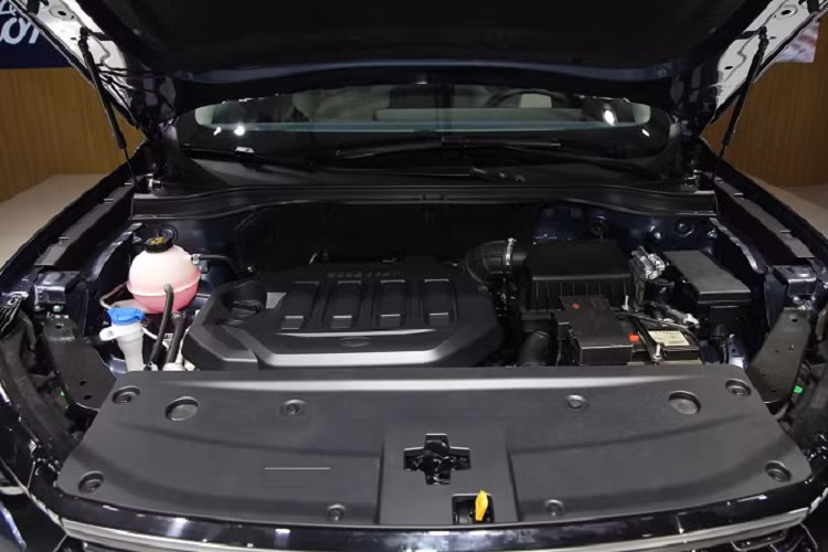 Về khả năng vận hành, Ford Territory 2023 tại Việt Nam sẽ sử dụng động cơ xăng EcoBoost 4 xi-lanh, tăng áp, dung tích 1.5L sản sinh công suất tối đa 170 mã lực và mô-men xoắn cực đại 260 Nm, đi kèm hộp số tự động ly hợp kép ướt 7 cấp.