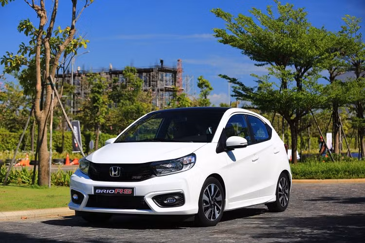 Không chỉ có thị trường Việt Nam, Honda còn ngừng xuất khẩu Brio sang Philippines. "Chiếc cuối cùng xuất khẩu sang Philippines là vào cuối năm 2021", ông Billy cho biết. Bên cạnh đó, vị này cũng hé lộ đã có kế hoạch xuất khẩu BR-V sang thị trường Việt Nam nhằm thay thế Brio. "Chúng tôi có kế hoạch xuất khẩu Honda BR-V về Việt Nam và Philippines. Theo dự định, Honda BR-V sẽ được xuất khẩu sang 30 quốc gia.