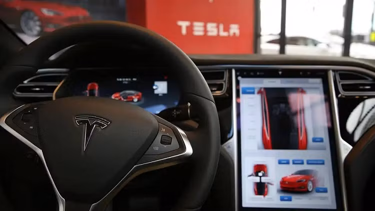 Tesla phai hoan tien cho khach mua Model 3 vi che do Autopilot