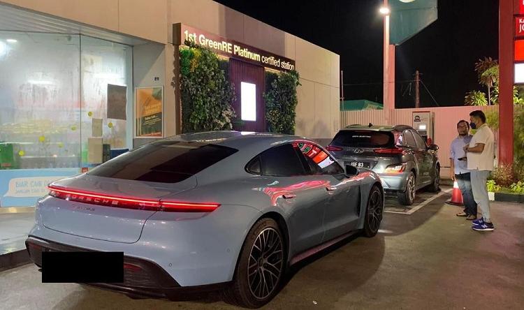 Chinh phu Malaysia se di chuyen bang xe oto dien tu nam 2023-Hinh-3