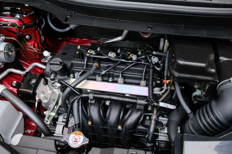 "Trái tim" của Nissan Livina 2023 ở thị trường Philippines là động cơ giống hệt Mitsubishi Xpander. Cụ thể, đây là động cơ xăng MIVEC 4 xi-lanh, dung tích 1.5L, tạo ra công suất tối đa 105 mã lực và mô-men xoắn cực đại 141 Nm.