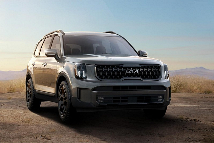 Ngoài ra, bản X-Line còn sở hữu chiều cao gầm nhỉnh hơn 10 mm so với bản tiêu chuẩn đồng thời được trang bị hệ thống kiểm soát lực kéo nâng cấp và kiểm soát phanh khi đổ đèo.