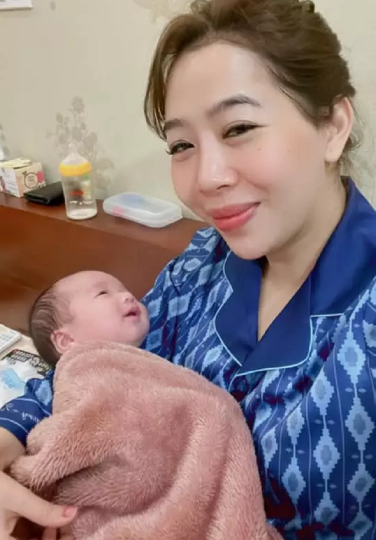 MC Diệp Chi gọi cháu trai là "tiểu Huyn Bin". Có lẽ vì quá thần tượng Hyun Bin nên MC Diệp Chi kỳ vọng tương lai cháu trai mình cũng đẹp trai, mạnh mẽ, giỏi giang như chàng đại úy của Hạ Cánh Nơi Anh. Cũng bởi thế mà trước đó khi biết tin Hyun Bin sắp kết hôn với Son Ye Jin, MC Diệp Chi đã "rớt nước mắt". "Sao 'người yêu' đi lấy vợ mà tôi lại rưng rưng thế này?. Tim đập loạn xạ hệt như hồi còn ngóng từng tập phim nhỏ giọt", chia sẻ của nữ MC khi crush đi lấy vợ.