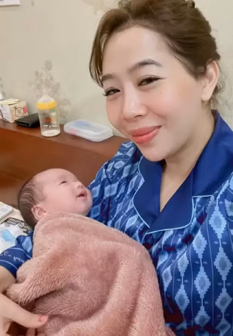 MC Diệp Chi gọi cháu trai là "tiểu Huyn Bin". Có lẽ vì quá thần tượng Hyun Bin nên MC Diệp Chi kỳ vọng tương lai cháu trai mình cũng đẹp trai, mạnh mẽ, giỏi giang như chàng đại úy của Hạ Cánh Nơi Anh. Cũng bởi thế mà trước đó khi biết tin Hyun Bin sắp kết hôn với Son Ye Jin, MC Diệp Chi đã "rớt nước mắt". "Sao 'người yêu' đi lấy vợ mà tôi lại rưng rưng thế này?. Tim đập loạn xạ hệt như hồi còn ngóng từng tập phim nhỏ giọt", chia sẻ của nữ MC khi crush đi lấy vợ.