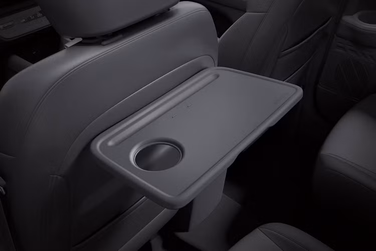 Chính vì vậy trái tim của Hyundai Stargazer sẽ là động cơ Smartstream 1.5L, 4 xi lanh cho công suất 113 mã lực tại 6.300 v/ph và mô-men xoắn 144 Nm tại 4.500 v/ph. Đi kèm lựa chọn hộp số sàn 6 cấp hoặc vô cấp IVT, kết hợp với hệ dẫn động cầu trước.