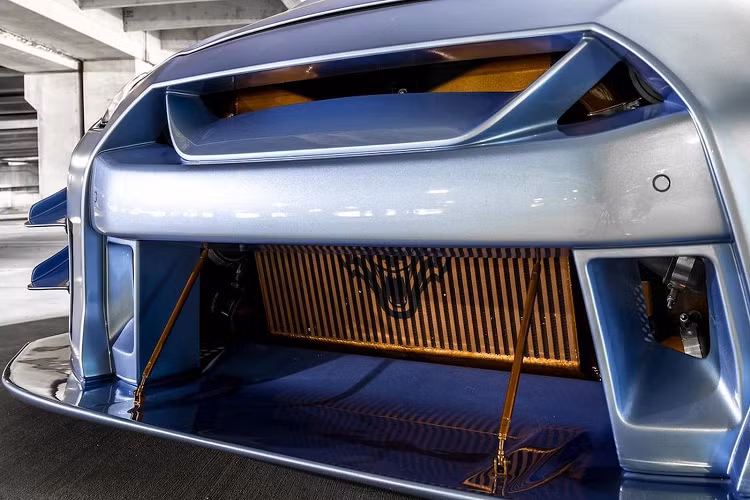 Cho đến nay, Nissan GT-R R35 của Nhật Bản vẫn là một trong những “ứng cử viên” sáng giá khi nhắc đến phân khúc xe thể thao giá rẻ cũng như mẫu xe này vẫn luôn được nhiều người chơi xe quan tâm hàng đầu.