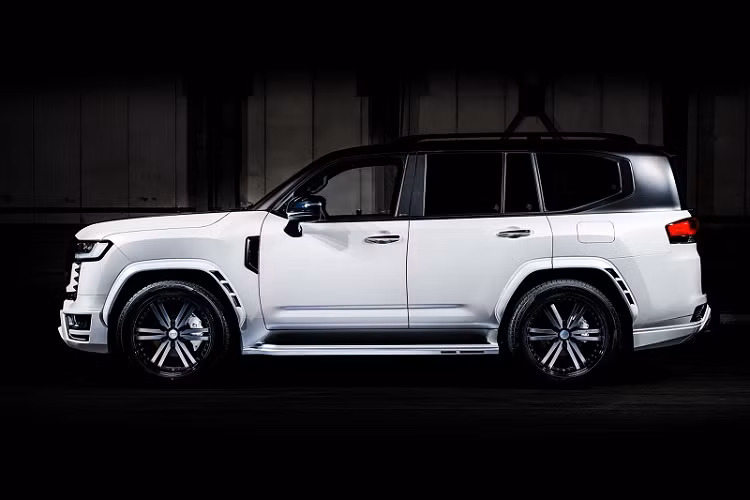 Giá bán cho bộ body kit này được M’z Speed công bố là 330.000 Yên (khoảng 65,4 triệu đồng). Ngoài ra, lớp sơn ngoại thất hai tông màu cùng ống xả quad sẽ được cung cấp dưới dạng tùy chọn với một mức phí bổ sung.