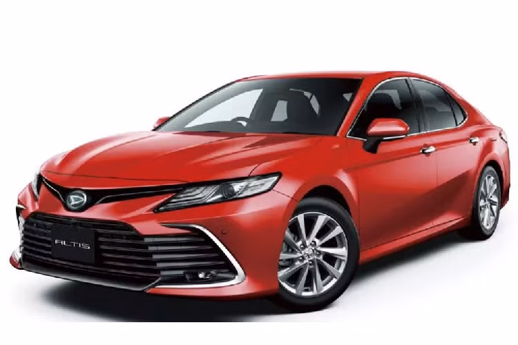 Giá xe Toyota Camry 2023 ở thị trường Nhật Bản dao động từ 3,495 - 4,682 triệu Yên (khoảng 622 - 833 triệu đồng). Con số tương ứng của Daihatsu Altis 2023 là từ 4,063 - 4,261 triệu Yên (723 - 758 triệu đồng).