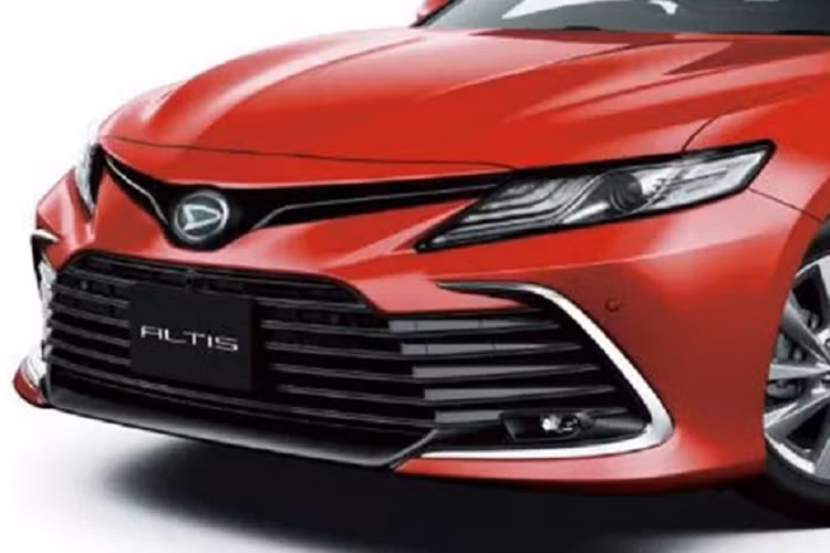 Tin đồn cho biết, Toyota Camry thế hệ mới sẽ chính thức trình làng vào năm sau với thiết kế ngoại thất thể thao hơn, cụm đèn pha sắc sảo hơn trước, tích hợp dải đèn LED định vị ban ngày hình chữ "L" mới. Bên trong xe sẽ xuất hiện bảng đồng hồ kỹ thuật số và màn hình thông tin giải trí cỡ lớn.