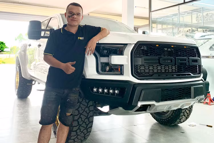 Chi phí độ riêng phần vỏ lên tới hàng trăm triệu đồng. Có những chủ xe chịu chơi hơn còn lắp thêm nhiều phụ kiện off-road chuyên dụng.