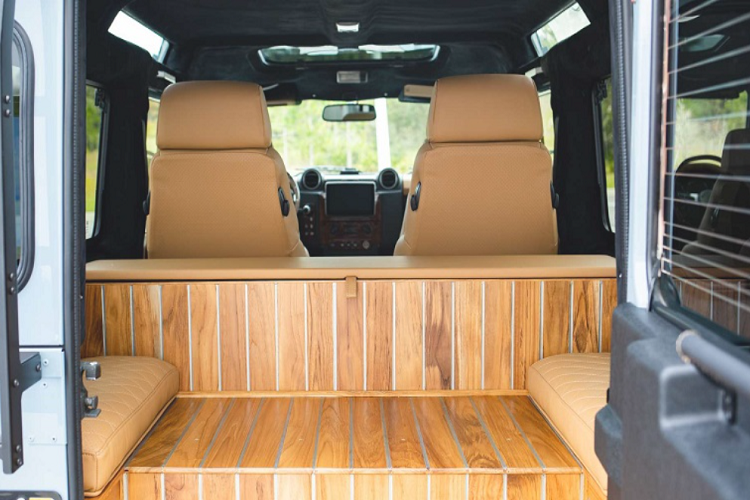 Sức mạnh của chiếc Land Rover Defender chạy điện từ hệ truyền động điện cho khả năng tăng tốc 0 - 100 km/h trong 5 giây.