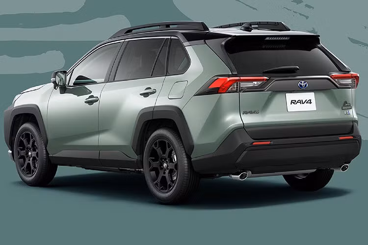 Những trang bị phục vụ off-road khác của Toyota RAV4 2023 bao gồm lốp Falken A/T với kích thước 225/60R18 có độ bám tốt hơn, đèn sương mù LED 2 màu và hệ thống treo giúp nâng gầm lên 10 mm.