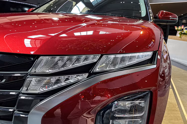 Mặc dù Hyundai Creta 2022 tại Việt Nam ít trang bị hơn Creta 2022 ở thị trường Thái Lan, nhưng Creta 2022 đang là mẫu xe được trang bị nhiều options nhất trong phân khúc tại thị trường Việt, trong đó đáng chú ý nhất là gói trang bị an toàn và hỗ trợ lái – gói trang bị không tìm thấy trên các mẫu xe đối thủ như Kia Seltos, Ford EcoSport hay MG ZS.