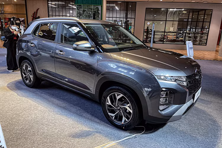Hyundai Creta 2022 tại Thái Lan sử dụng động cơ xăng 4cyl dung tích 1.5L Smart Stream, cho công suất tối đa 115 mã lực tại 6.300 vòng/phút, mô-men xoắn cực đại 144 Nm tại 4.500 vòng/phút, sử dụng kết hợp với hộp số tự động biến thiên vô cấp IVT, dẫn động cầu trước (FWD).