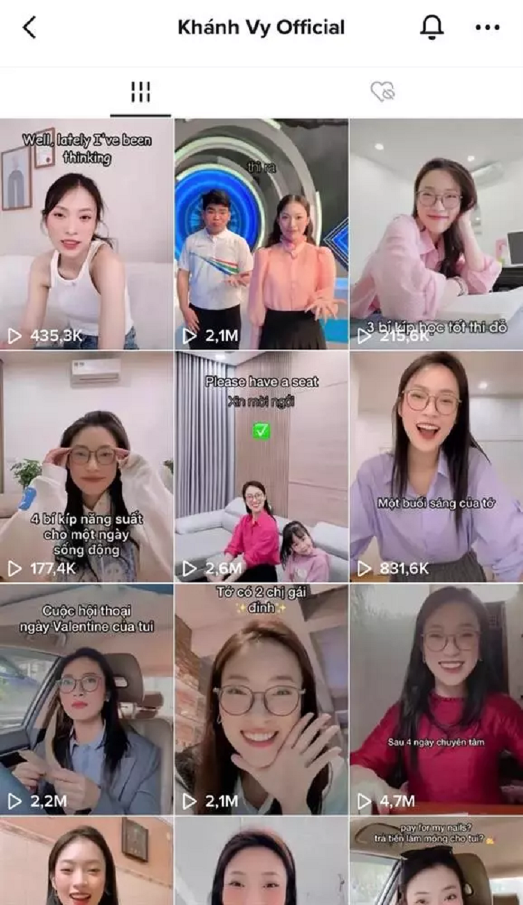 Kênh TikTok của cô nàng Khánh Vy Khác với nền tảng Youtube, kênh TikTok của Khánh Vy tập trung khai thác nhiều nội dung hơn, không chỉ là các tips học tiếng Anh thông thường, phổ cập từ vựng mới mà cô nàng còn thường xuyên chia sẻ về cuộc sống hàng ngày của bản thân. Và đó có lẽ là một trong những nguyên nhân khiến thành tích học của Khánh Vy trải đều suốt cả cấp 3 lẫn lên đại học. Cô nàng nổi tiếng với biệt danh "hot girl 7 thứ tiếng" khi xuất hiện trong clip đùa vui cùng bạn bè với nhiều thứ tiếng khác nhau (Thái, Hàn, Trung, Nhật, Anh, Italy, Việt)...