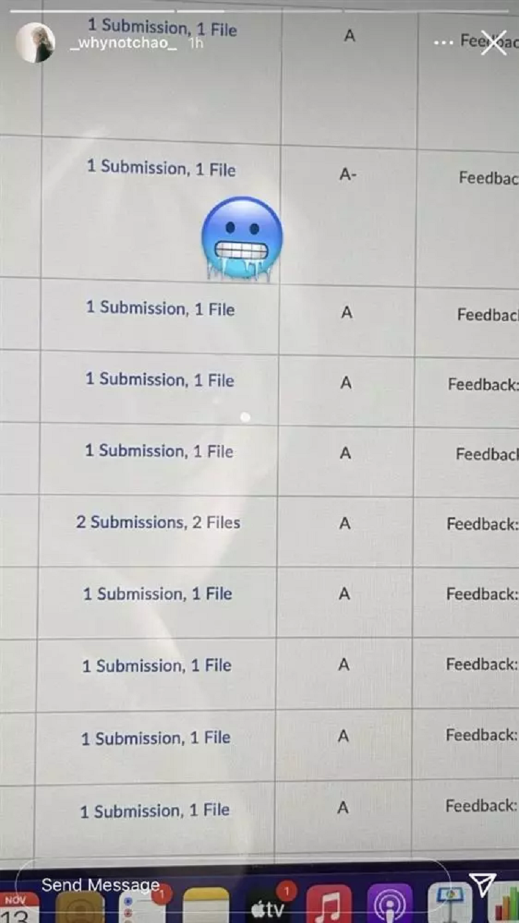 Thành tích học tập siêu khủng tại Đại học New York của cô nàng Ly Biết Tuốt (2003): Nữ sinh Ngoại Thương, đỗ Đại học top đầu thế giới Ngoài việc là một KOL và TikToker nổi tiếng, Nguyễn Phương Ly (sinh năm 2003, Hà Nội) còn khiến netizen “trầm trồ” trước thành tích học tập đáng nể. Cô bạn Gen Z tài năng này từng là cựu học sinh chuyên Sử của trường THPT chuyên Hà Nội - Amsterdam và đang theo học ngành Quản trị Khách sạn tại Đại học Ngoại thương Hà Nội.
