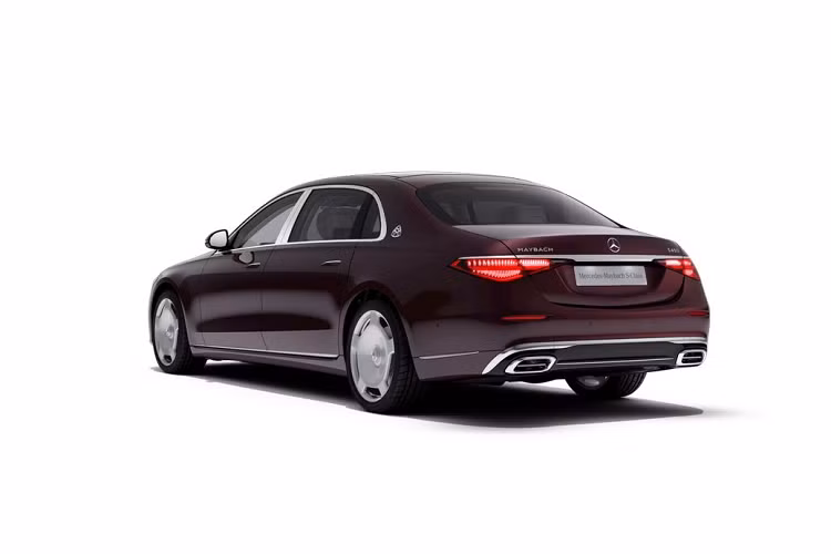 Ngoài ra còn có hệ thống đèn viền chủ động Ambient Light, hệ thống điều hòa 2 vùng độc lập, xe bộ lọc khí Air Balance, hệ thống lọc không khí, bụi bẩn và vi khuẩn cao cấp ENERGIZING AIR CONTROL kết hợp điều hoà tự động THERMOTRONIC, bảng đồng hồ kỹ thuật số kích thước 12,3-inch và hiệu ứng hiển thị 3D. 