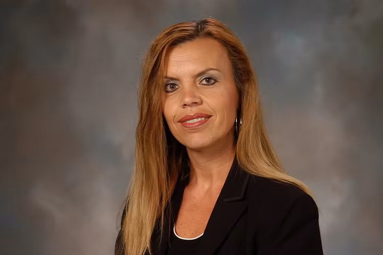 Apple chieu mo chuyen gia cua Lamborghini de phat trien xe dien-Hinh-2