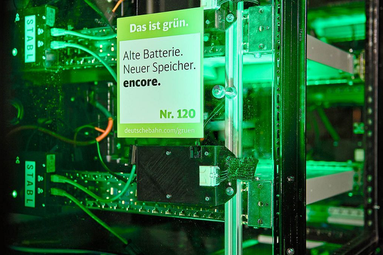 Ac quy xe oto dien khi “het han su dung” se di ve dau?-Hinh-2