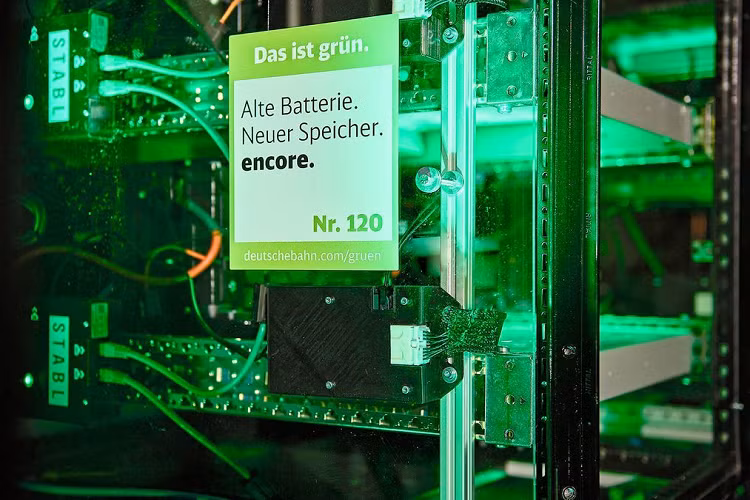 Ac quy xe oto dien khi “het han su dung” se di ve dau?-Hinh-2